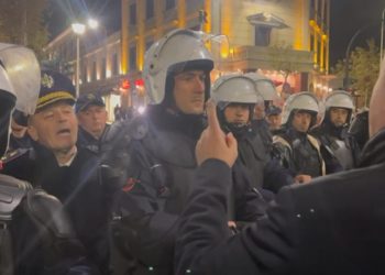 SKANDAL/ Noka kërcënon “live” nëndrejtorin e Policisë: Do të shtyp! Bizhga ia kthen…