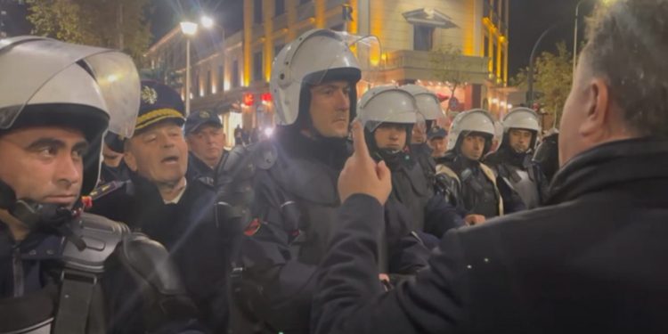 SKANDAL/ Noka kërcënon “live” nëndrejtorin e Policisë: Do të shtyp! Bizhga ia kthen…