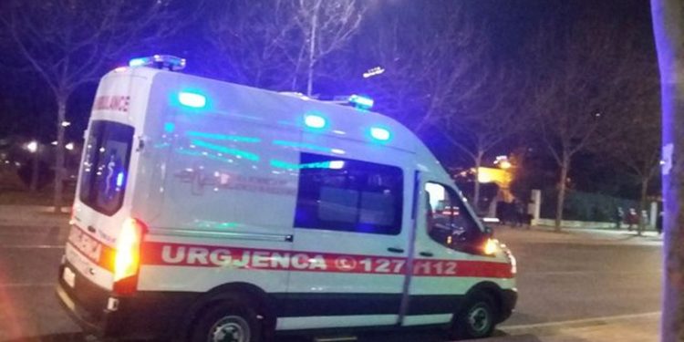 LAJM I FUNDIT/ Vajza e re gjendet e vdekur brenda banesës, çfarë dyshon policia…