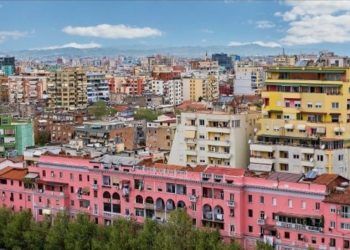E FUNDIT/ Nuk do ta besojë askush! Ja sa banesa bosh ndodhen në pallatet e Tiranës…