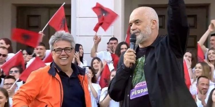 Jep dorëheqjen kryebashkiaku i Shkodrës? Reagon me urgjencë Benet Beci: E vërteta…
