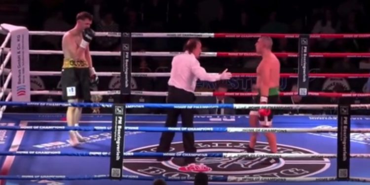 Boksieri shqiptar shkatërron rivalin serb që në raundin e parë, gjyqtari ndërpret ndeshjen