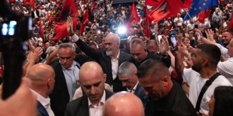 “Gati shqipe!”/ Rama nxjerr VIDEO-n nga Londra, ja ku do të zhvillohet takimi me Shqiptarët…