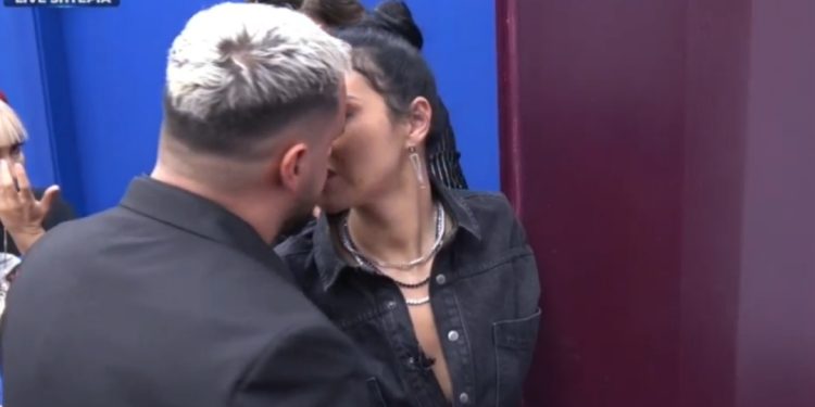 Seks në Big Brother? Einxhel Shkira tregon pa “pikë turpi”: I thashë nxirreni se nuk duroj dot…