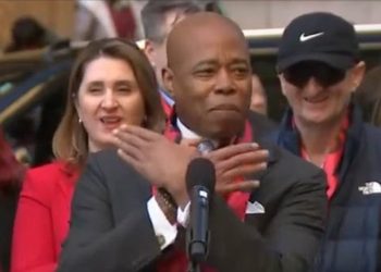 Befason të gjithë Kryebashkiaku i New Yorkut: Djali im më thotë do jetoj në Shqipëri…