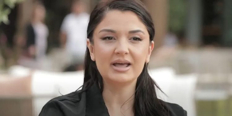 E trishtë/ Olsa Muhameti në zi, humb njeriun e saj të zemrës