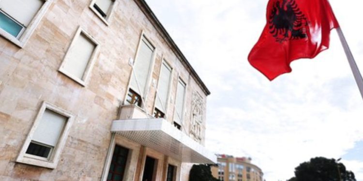 “I përfitojnë FALAS nga shteti!”/ Qeveria Shqiptare: Jo vetëm pensionistët por edhe…