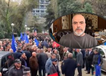 LAJM I FUNDIT: Forca të shumta policie rrethojnë Parlamentin, çfarë po ndodh sot me…