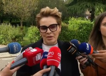 Monika Kryemadhi në SPAK, “shpërthen” ndaj gazetarëve: Na e morët shpirtin! S’na latë…