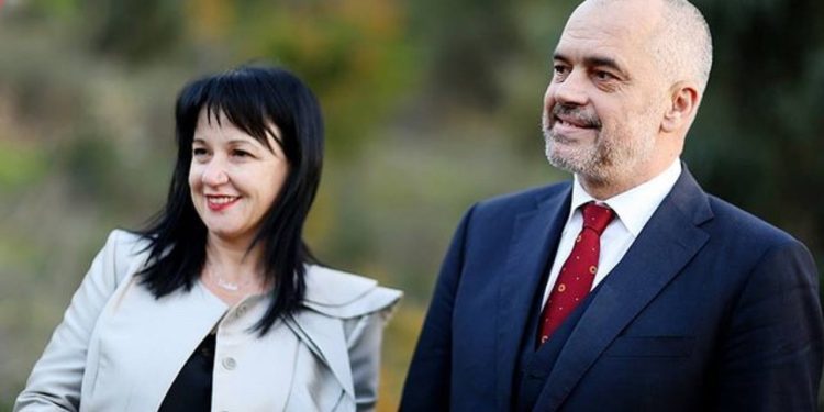 Linda Rama rrëfen njohjen me kryeministrin: Martesa me Edin më shkaktoi 3 dorëheqje…