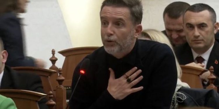 Braçe ironizon deputeten e PD: Priji thonjtë dhe mos u lyej me…