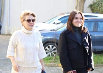 E shoqëruar nga e bija, Monika Kryemadhi paraqitet në SPAK, zbulohet arsyeja