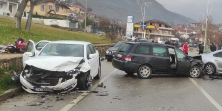 LAJM I FUNDIT/ Aksident me vdekje, makinat bëhen “copë-copë”, trupi ngel…