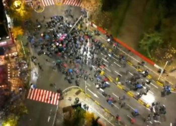 SHËNIM: 1000 policë për 100 protestues, pse që nuk zhbllokojnë dot Tiranën?