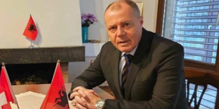 E FUNDIT/ Presidenti Bajram Begaj liron nga detyra Mustafa Nanon, ja VENDIMI…