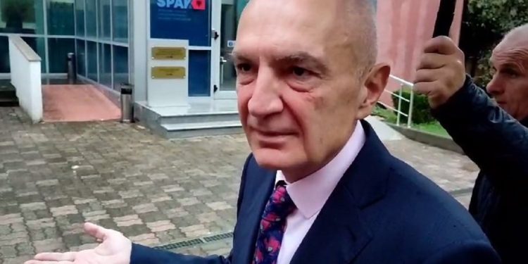 Ilir Meta tregon nga qelia dy pyetjet që u drejtoi prokurorëve të SPAK-ut