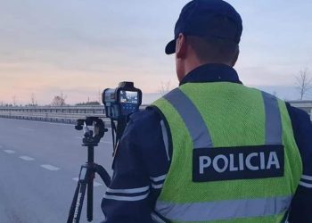 I morën para qytetarit/ Proda jep urdhrin URGJENT, e pësojnë dy Policët e Rrugores