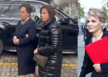 VIDEO/ Nëna e Monika Kryemadhit futet në SPAK, “kyç” gojën para gazetarëve