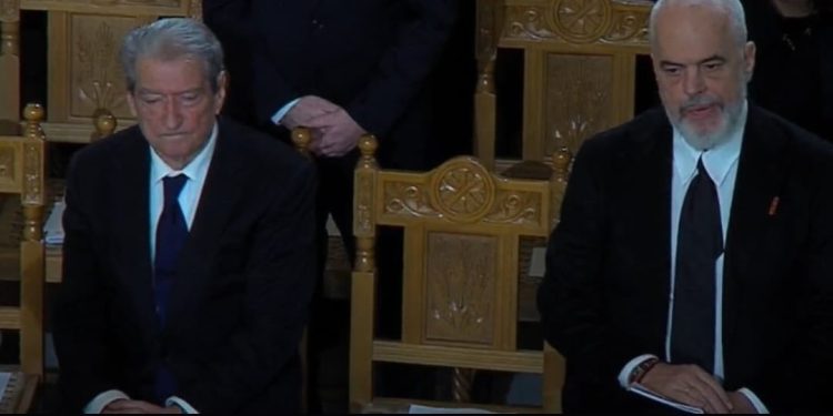 A u takuan? Kryeministri Rama ngjitur me Berishën, çfarë ndodhi në momentin…