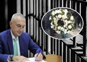Nga burgu, Ilir Meta dërgon kurorën me lule për Kryepeshkopin, ja çfarë shkruan…
