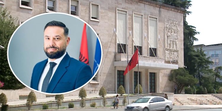 LAJM I FUNDIT/ Ndryshime në kabinet! Me firmë të Ramës shkarkohet nga detyra…