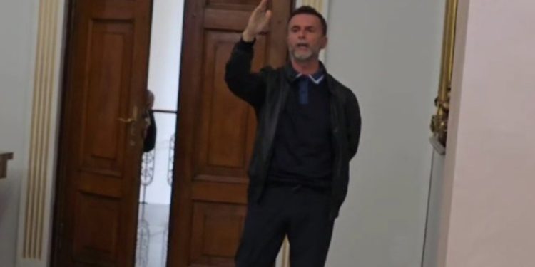 Përplasje me strukturat e PS-së, mediat: Erion Braçe largohet nga Qarku i Fierit