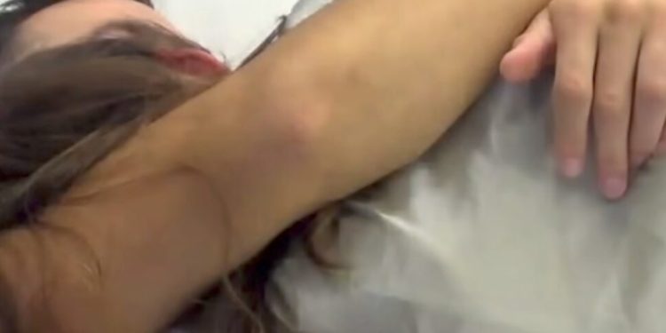 VIDEO e nxehtë/ Shkëmbehet puthja e parë në ‘Big Brother VIP’: Nxirre gjuhën…