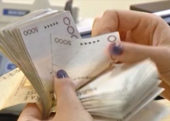 Rriten pagat në vend/ Kush janë profesionet më të paguara në Shqipëri…