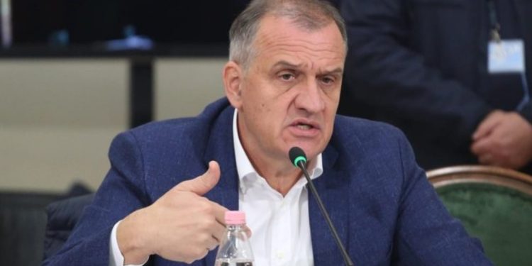 Ilir Beqaj “shpërthen” ndaj gjyqtares: Edhe me vdekje të më dënoni, unë nuk…