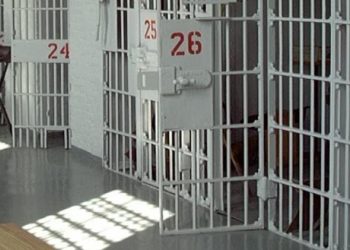 Burgjet e hapura në Shqipëri/ Propozimi: Ditën të punojnë, natën të flenë në qeli…