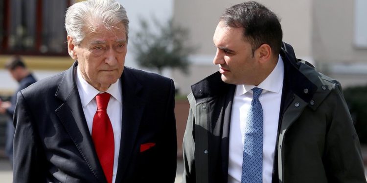 Pas gënjeshtrave të Berishës/ Këlliçi na habit: Veliaj gati të arratiset në shtetin…