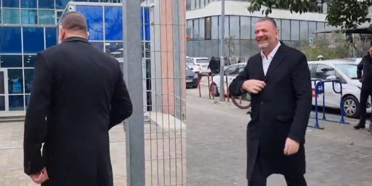 I buzëqeshur, Tom Doshi paraqitet në SPAK (VIDEO)