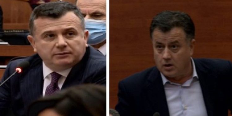 “Të vij aty dhe të zvarris”/ Plas sherri, Flamur Noka kërcënon Ballën: Mbylle se të…