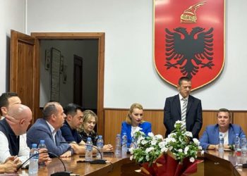 LAJM I FUNDIT/ Çfarë ndodhi papritur?! Jep dorëheqjen Prefekti në qytetin…