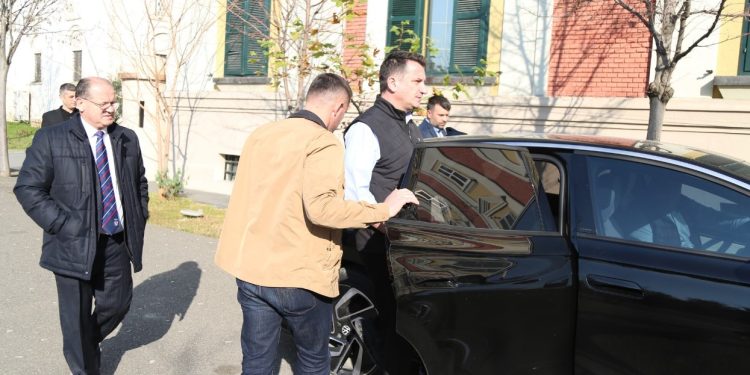 LAJM I FUNDIT: Arrestimi i Veliajt, GJKKO vendos masa sigurie për 5 biznesmenë/ EMRAT