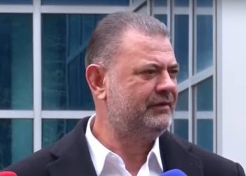 A do të votosh për “shkrirjen” e SPAK-ut, Tom Doshi jep këtë përgjigje i prerë…