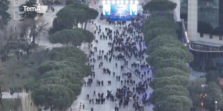 Berisha braktiset nga militantët, avokati: Gënjen veten dhe shqiptarët duke…