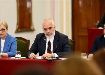 Arrestimi i Veliajt! Kush është deputeti i vetëm i PS që theu heshtjen gjatë mbledhjes…