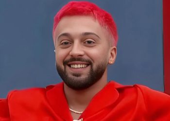 “Pëlqen meshkujt”/ Trondit ish-miku i Gjestit: E kapa në dhomë duke u puthur me shokun…