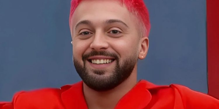 “Pëlqen meshkujt”/ Trondit ish-miku i Gjestit: E kapa në dhomë duke u puthur me shokun…