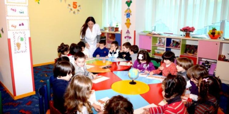 Ngrihet ALARMI i kuq/ Mbyllet kopështi, një fëmijë shfaqet i infektuar në qytetin…