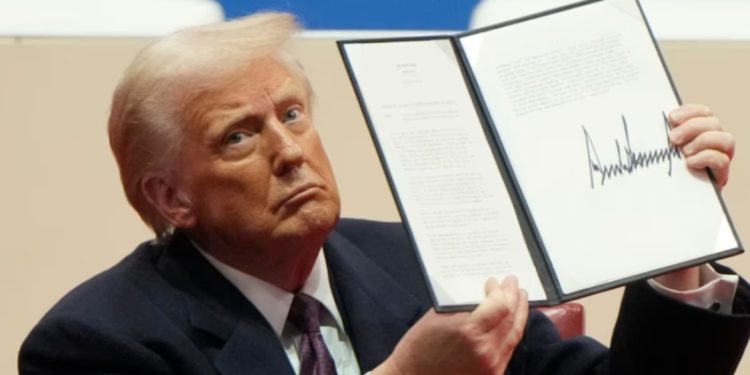 LAJME NGA BOTA/ Trump ‘shkund’ Departamentin e Drejtësisë, urdhëron shkarkimin e…