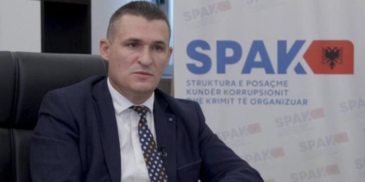 Arrestimet e politikanëve/ Nuk ndalet Dumani! Kreu i SPAK “flakë për flakë”: Po lëkundet…