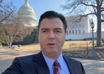 “Zgjohet” Lulzim Basha dhe zotohet: Më bëni kryeministër, unë do heq…