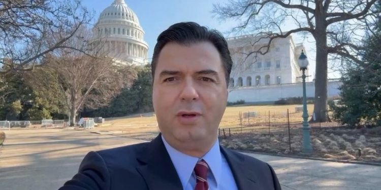 “Zgjohet” Lulzim Basha dhe zotohet: Më bëni kryeministër, unë do heq…