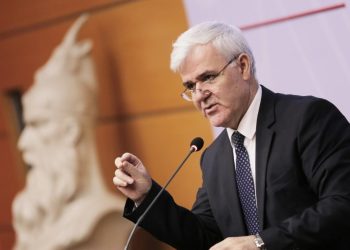 ”Jo përjetësisht deputet”, Xhafaj: Kufizim i numrit të mandateve