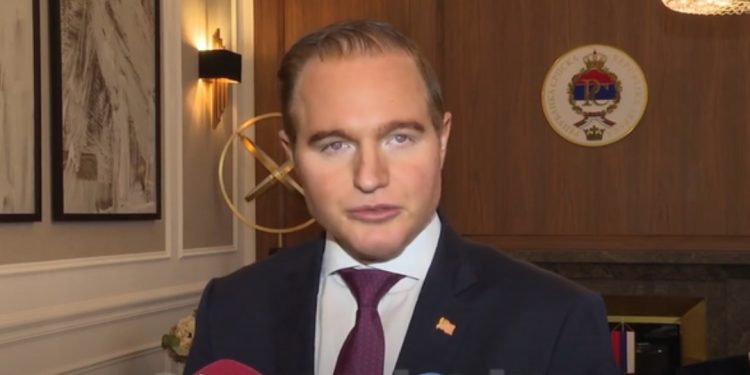 I besuari i Trump paralajmëron Shqipërinë: Do të zbulojmë ku i keni çuar paratë e…