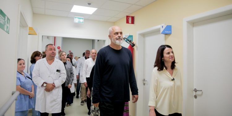 Mjekët do të kalojnë në “sitë”! Qeveria ngre dy Komisionet, kush janë bordet