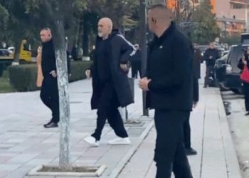 Kryeministri Rama lë Tiranën, pasditen e sotme udhëtoi drejt qytetit…