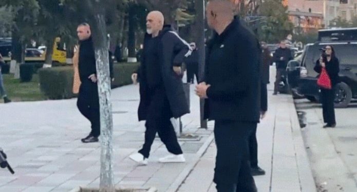 Kryeministri Rama lë Tiranën, pasditen e sotme udhëtoi drejt qytetit…